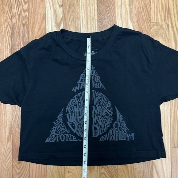 Universal Studios Wizarding World Harry Potter Deathly Hallow Crop Shirt Top M - Picture 7 of 7